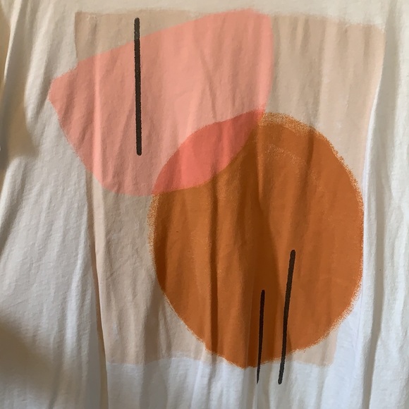 Abstract design tee - Picture 3 of 3